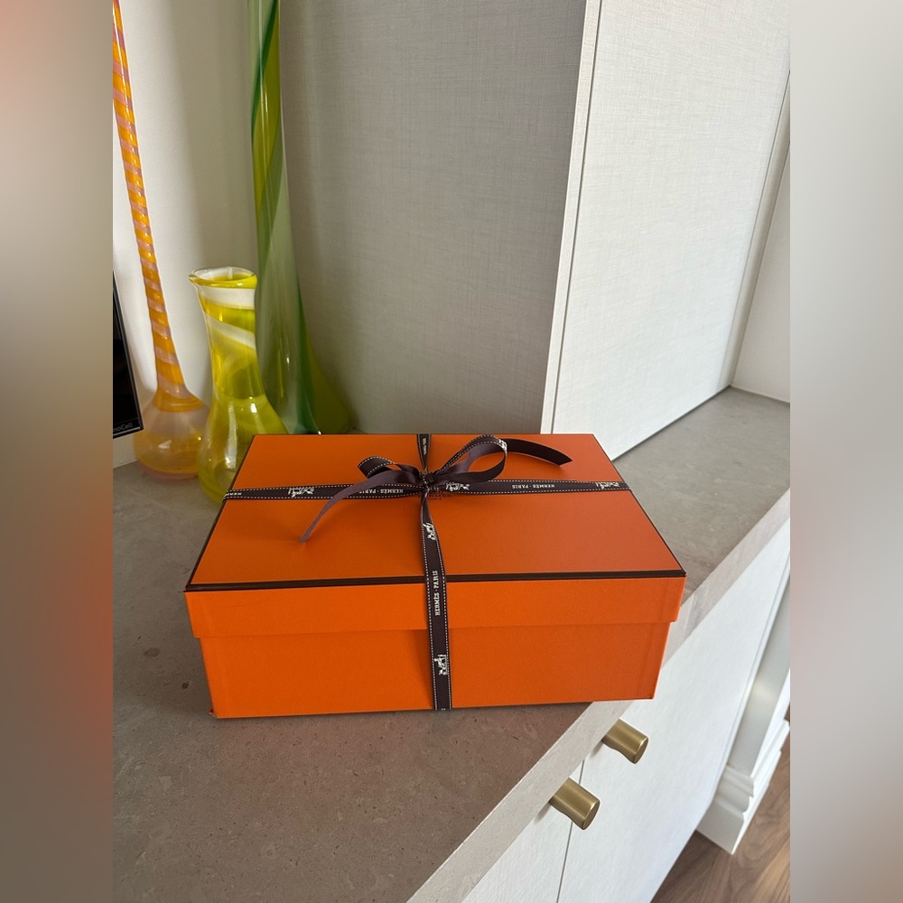 Hermès navy Chypre sandal size 40 NEVER WORN